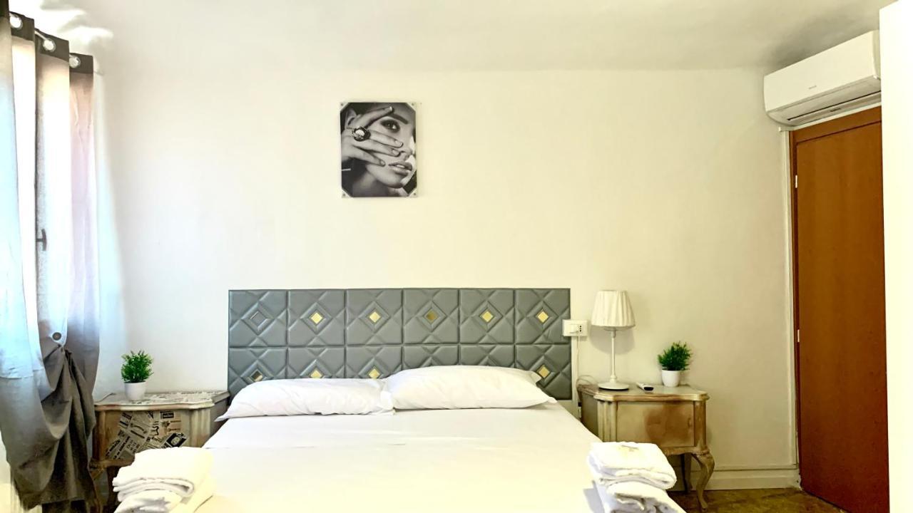Venice B&B /Room With Private Bathroom ภายนอก รูปภาพ