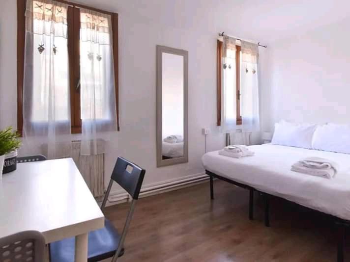Venice B&B /Room With Private Bathroom ภายนอก รูปภาพ