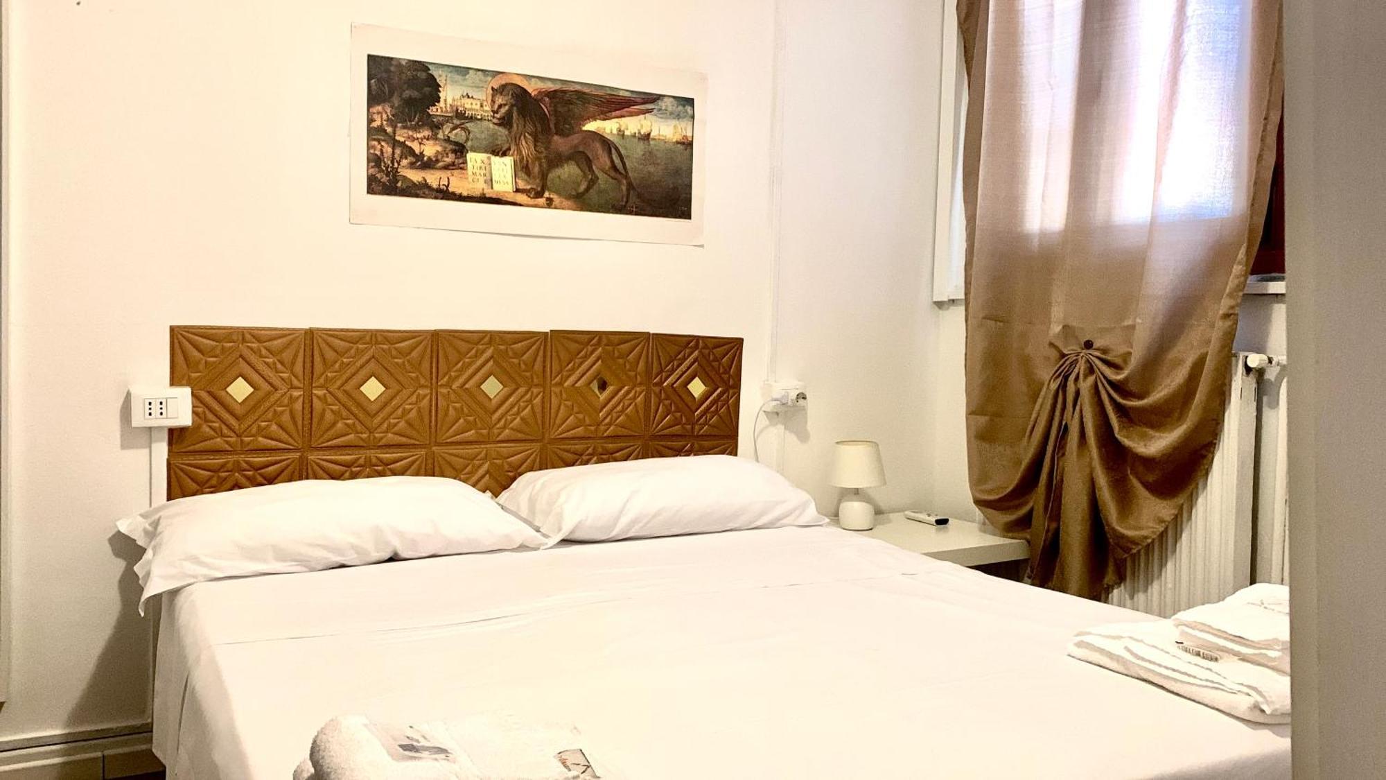 Venice B&B /Room With Private Bathroom ภายนอก รูปภาพ